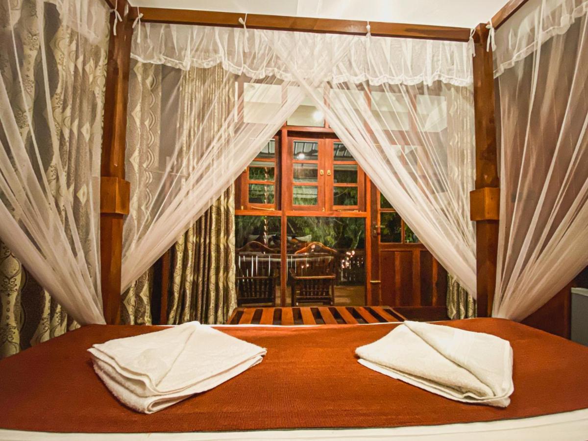 Hotel Levon เอลลา ภายนอก รูปภาพ